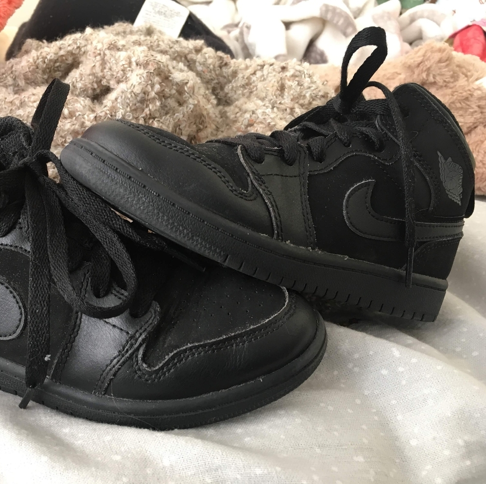 Black nike air jordan